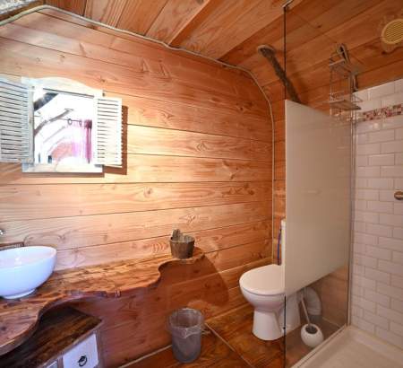 Les sanitaires de la cabane