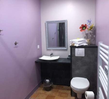 Chambre avec salle de bain
